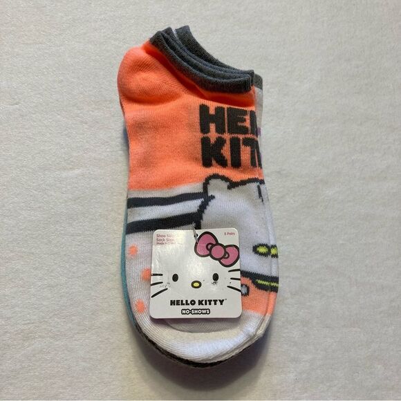 Hello Kitty Accessories - NWT Hello Kitty 5 Pair No Show Socks Kawaii Striped Polka Dots Purple Gray Blue
